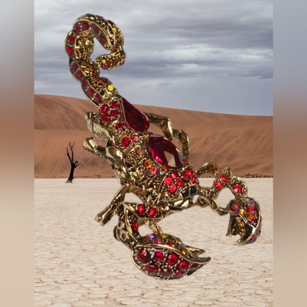 Scorpion Crystal Rhinestone Bling Articulated Stinger Brooch Pendant